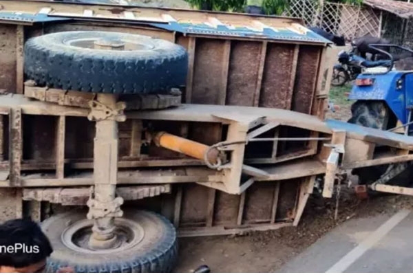 Tractor trolley accident