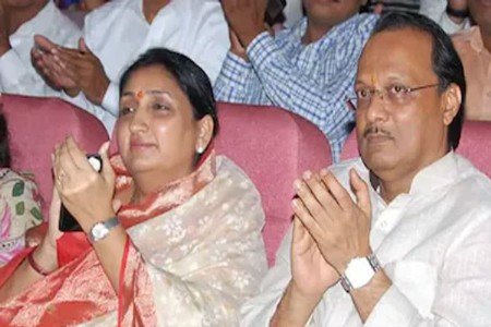 काळ पुढे सरकतोय, पण मन अजूनही तुमच्याच आठवणीत