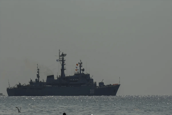 iranian-warship-stranded-in-indian-ocean