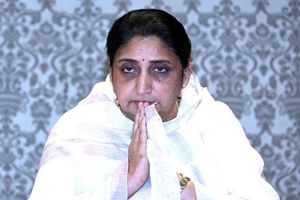 MLAs have secret discussions with Sunetra