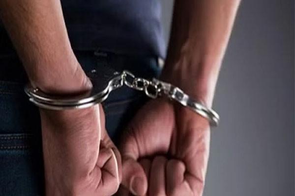 Fake income tax officer