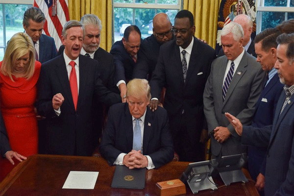 prayer-meeting-in-oval-office