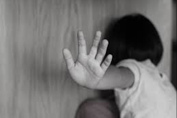 14 वर्षीय मुलगी गर्भवती 