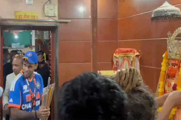 surya-at-hanuman-temple-with-trophy surya-at-hanuman-temple-with-trophy