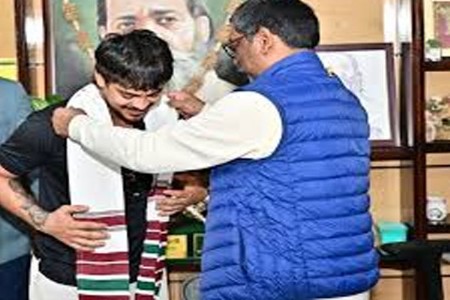 इशान किशनचे हेमंत सोरेनकडून कौतुक!