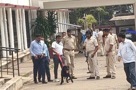 बोकारो सिव्हिल कोर्टात बॉम्बची धमकी