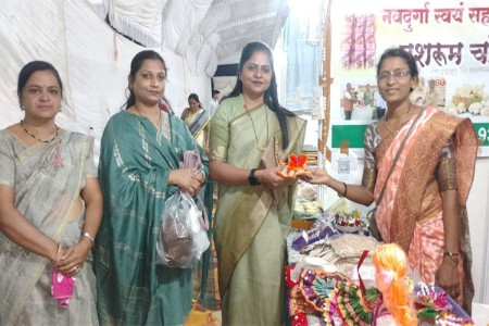 नवदुर्गा गटाचा यशस्वी मशरूम उत्पादन व्यवसाय