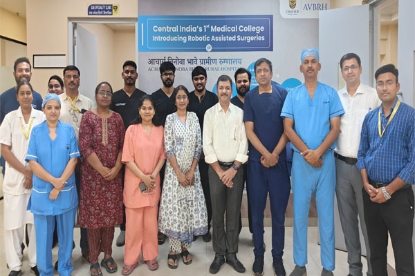 robotic surgery India milestone, 100 robotic surgeries achievement, Acharya Vinoba Bhave Rural Hospital Wardha