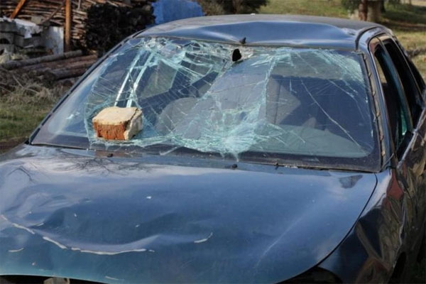 Pune drunk youth violence, Pune vehicle vandalism,