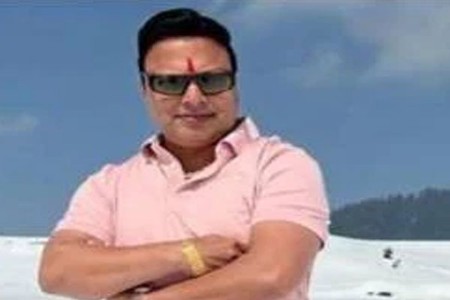 रील स्टारच्या घरातून शस्त्रसाठा जप्त