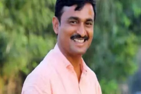 माजी सरपंच संतोष देशमुख यांच्या कुटुंबासह अनेक घरांमध्ये घरफोडी