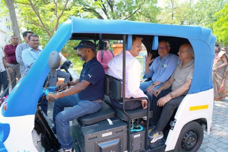 लिटूत हायझेरो हायड्रोजन चलित त्रिचाकी