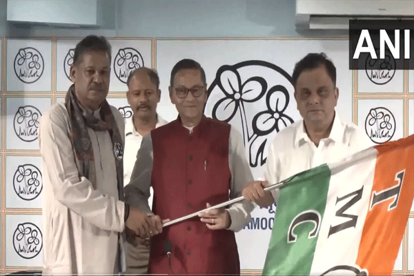 बंगाल राजकारणात मोठा ट्विस्ट, नेताजींचे नातू TMC मध्ये