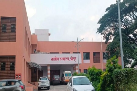 ग्रामीण रुग्णालयाचा मार्ग अखेर मोकळा