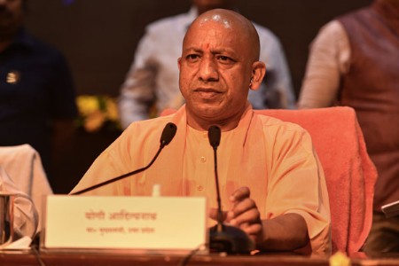 कामगार हक्कांसाठी योगी सरकारचे कठोर पाऊल!