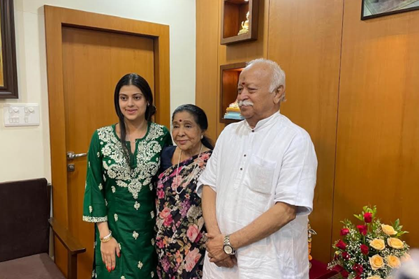 जेव्हा संघ मुख्यालयात तासभर