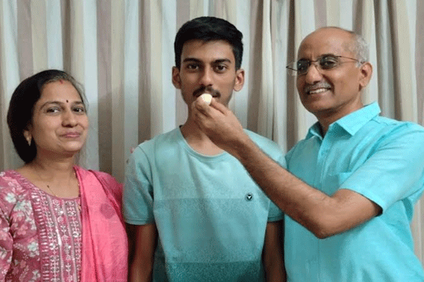 सीबीएसई दहावीमध्ये पूर्वेश कापसेचा जलवा