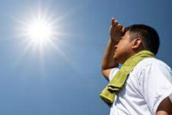 उन्हात फिरताय