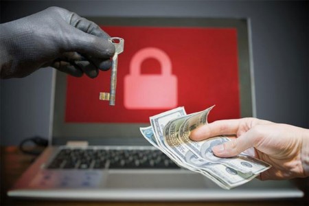 व्हिडिओ क्लिपिंगच्या माेबदल्यात आठ लाख उकळले