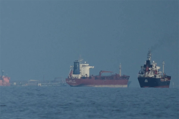 मोठी बातमी! होर्मुझची सामुद्रधुनी पूर्णपणे खुली