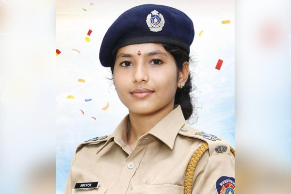 निकिता चव्हाण ची मुंबई पोलिस दलात
