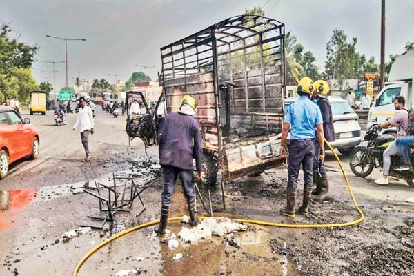 Mumbai Bangalore bypass fire, Pune truck fire