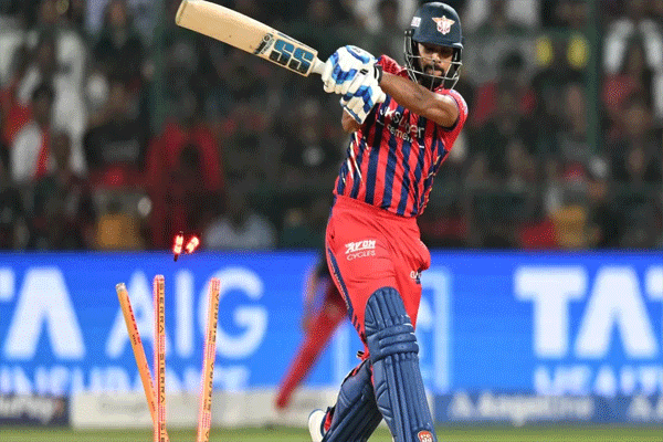 LSG चा २१ कोटींचा खेळाडू लावतोय चुना!