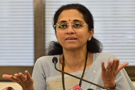 सरड्यासारखे रंग बदलत आहेत - सुप्रिया सुळे