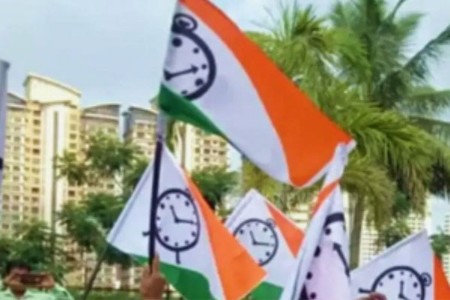 निवडणूक तीन दिवसांवर आली असतानाच 35 जणांचे तडाकाफडकी राजीनामे