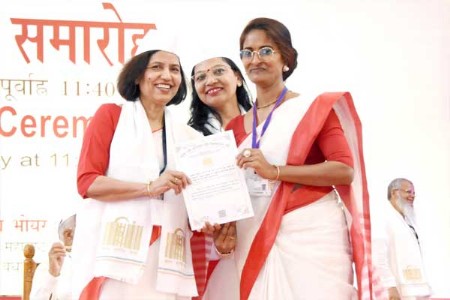 डॉ. लतिका चावडा यांना पीएच.डी. पदवी प्रदान