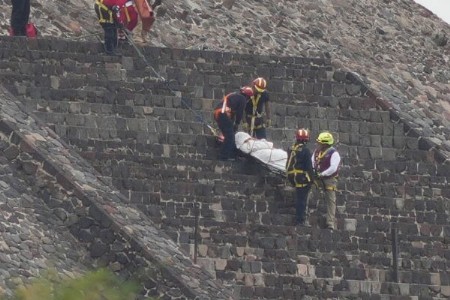 मेक्सिकोतील प्राचीन पिरॅमिडवर गोळीबार; एक ठार