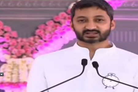 “दादा आशेने आमच्याकडे पाहत आहेत”