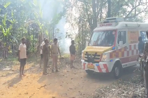 VIDEO: फटाक्यांच्या कारखान्यात भीषण स्फोट; अनेकांचा मृत्यू व जखमी