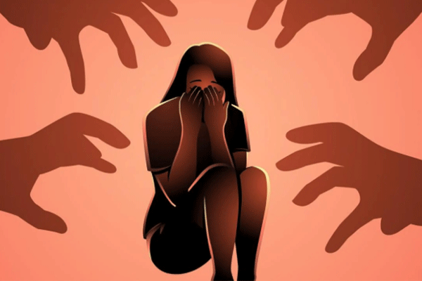 महिला पाेलिस कर्मचाऱ्यावर लैंगिक अत्याचार