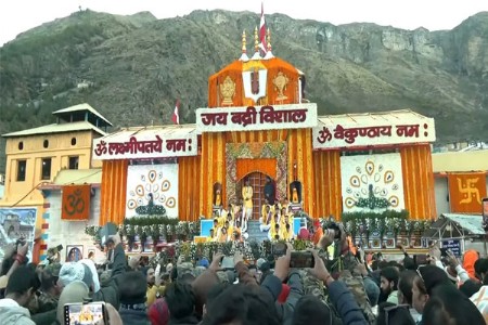 १४९ दिवसांची प्रतीक्षा संपली बद्रीनाथ धामात पुन्हा 'भक्तीचा गजर'