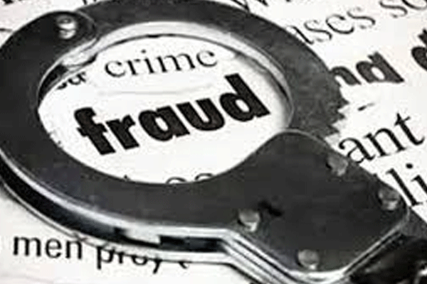 जबरी चाेरीत दाम्पत्यासह तिघांना अटक