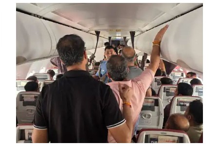 ‘एअर’ बंद झाल्याने प्रवाशांची ‘कंडिशन’ बेक्कार!