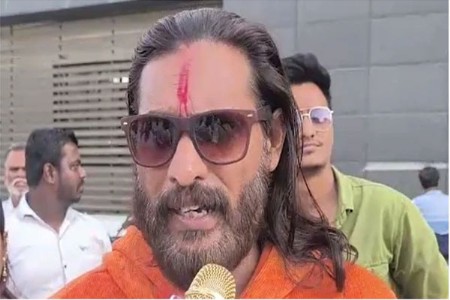 अभिजीत बिचुकले यांना विधान परिषदेत संधी देण्याची मागणी