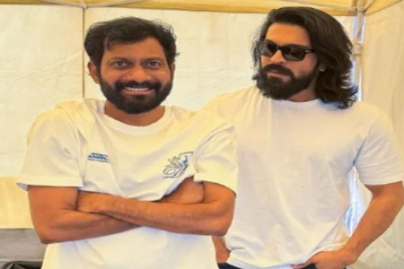 'पेड्डी’च्या सेटवरून राम चरणची नवी झलक