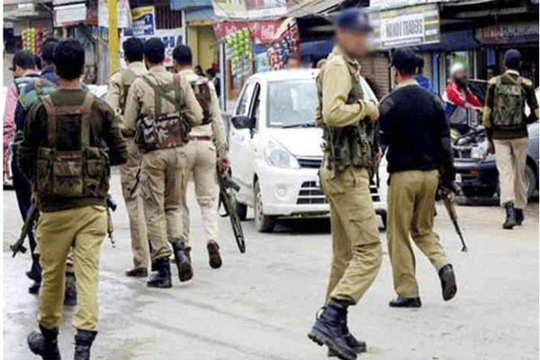 मोठी कारवाई; ग्रेनेड व दारुगोळ्यासह ५ जण अटकेत