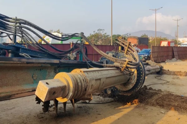  Mumbai police constable death accident, Mankhurd flyover construction accident