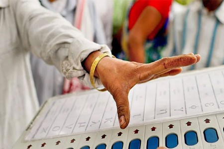 संतोष देशमुख कुटुंबाला 'मतपेटीतून धक्का'