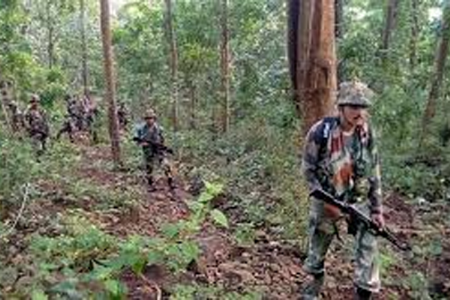 झारखंडच्या जंगलात एक माओवादी ठार