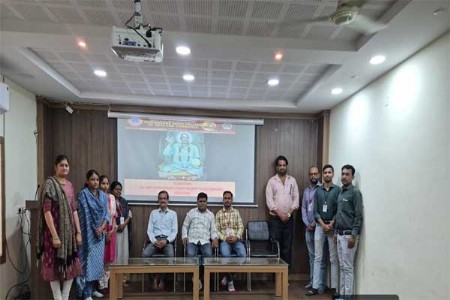 रामकृष्ण वाघ महाविद्यालयात तुकडोजी महाराज जयंती साजरी