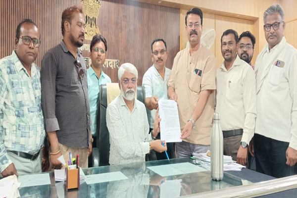 जनगणनेसाठी नियुक्त प्रगणकांची मागणी