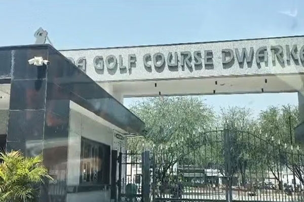 drown in golf course pond