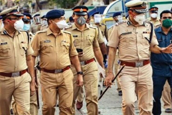 Pune police misconduct, constable penalized, salary increment frozen,