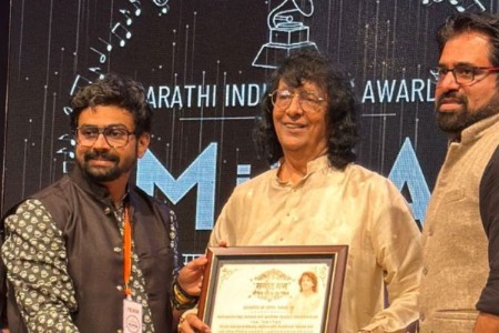 ज्येष्ठ गायक अजित कडकडेंना 'संगीत रत्न जीवन गौरव पुरस्कार'