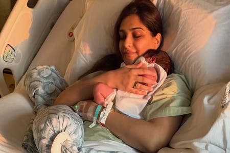 सोनमच्या बाळाची पहिली झळक : भावनिक पोस्ट चर्चेत