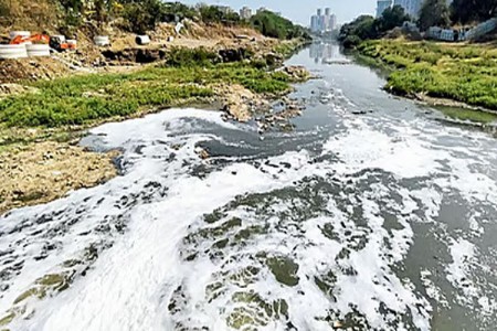 मुळा आणि पवना नदीला फेसाचा ‘पूर’